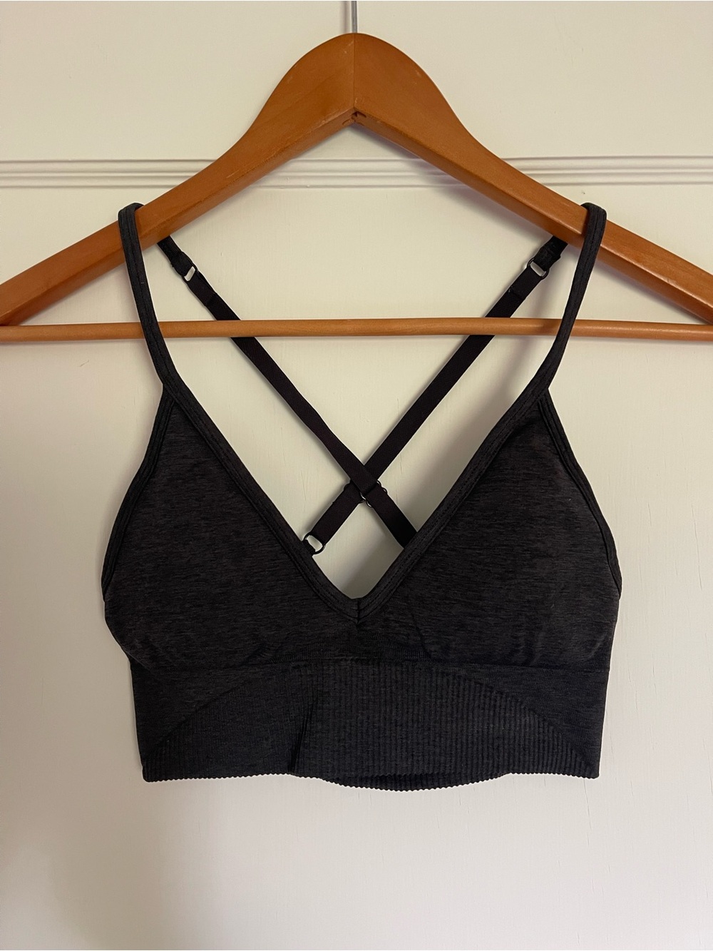 🍋 Lululemon charcoal grey sports bra